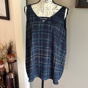 Gorgeous flattering navy blue print Maurice’s XL dressy tank